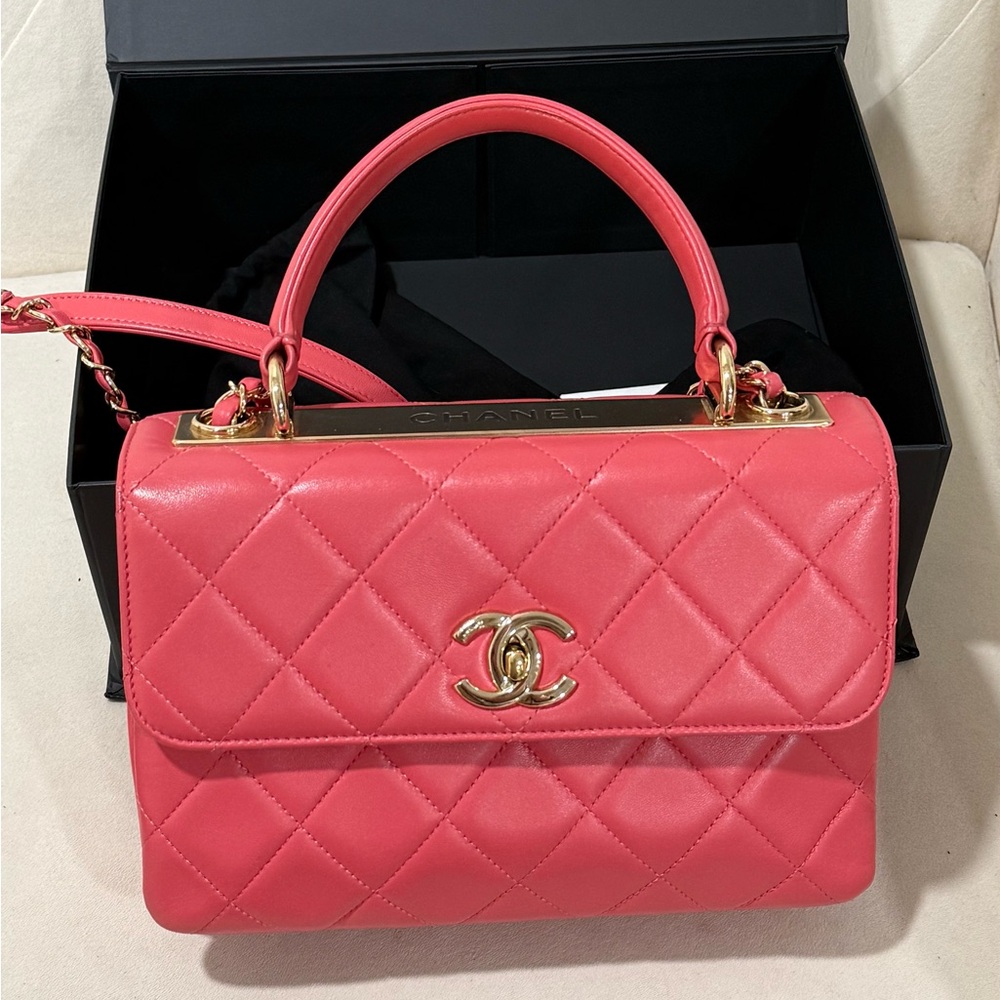🌸🌸Pink CHANEL Trendy Quilted Top Handle Shoulder Bag in with Gold Hardware - Picture 2 of 15